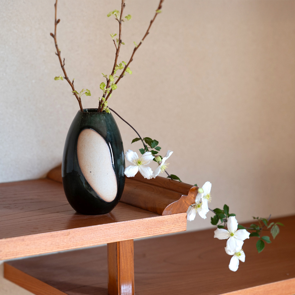 ミニ花入れ 中サイズ 陶器花器