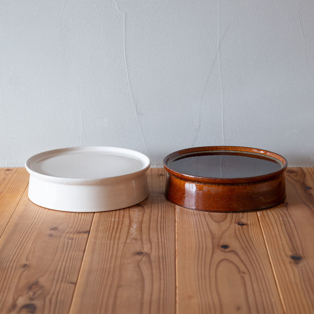 高台皿にフルーツを盛ったイメージ写真