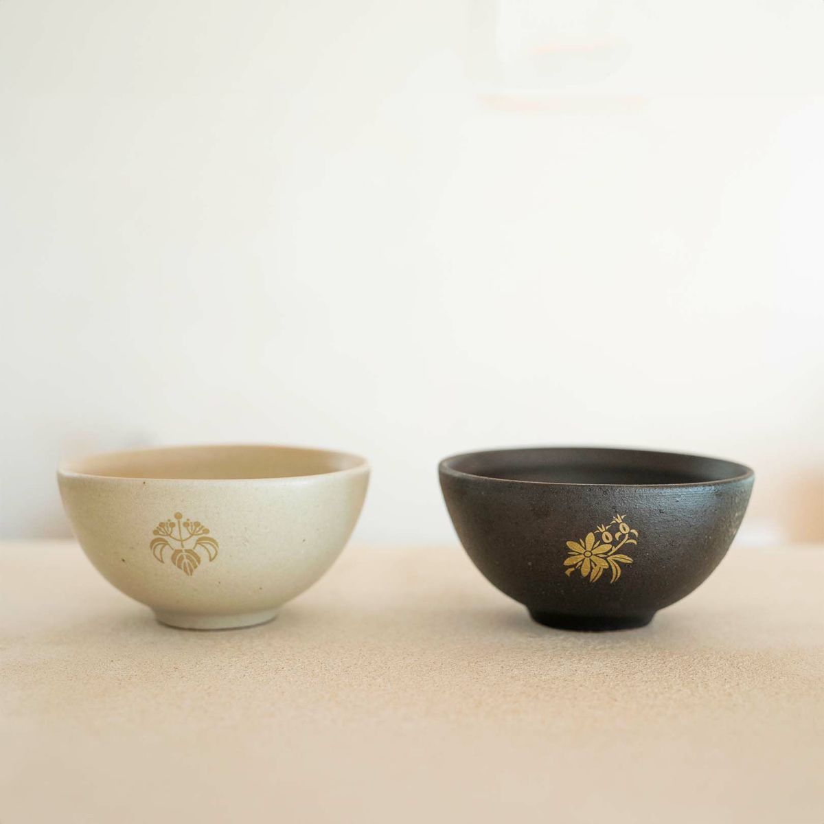 花個紋お茶碗（ペア） | 明山 オンラインショップ