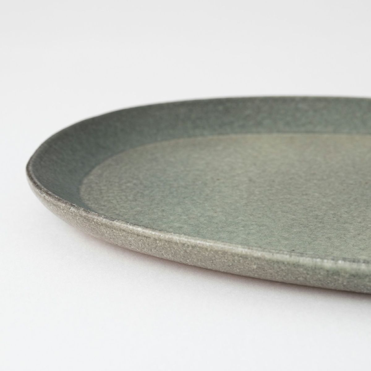 オーバル皿（淡青磁） | 明山 オンラインショップ