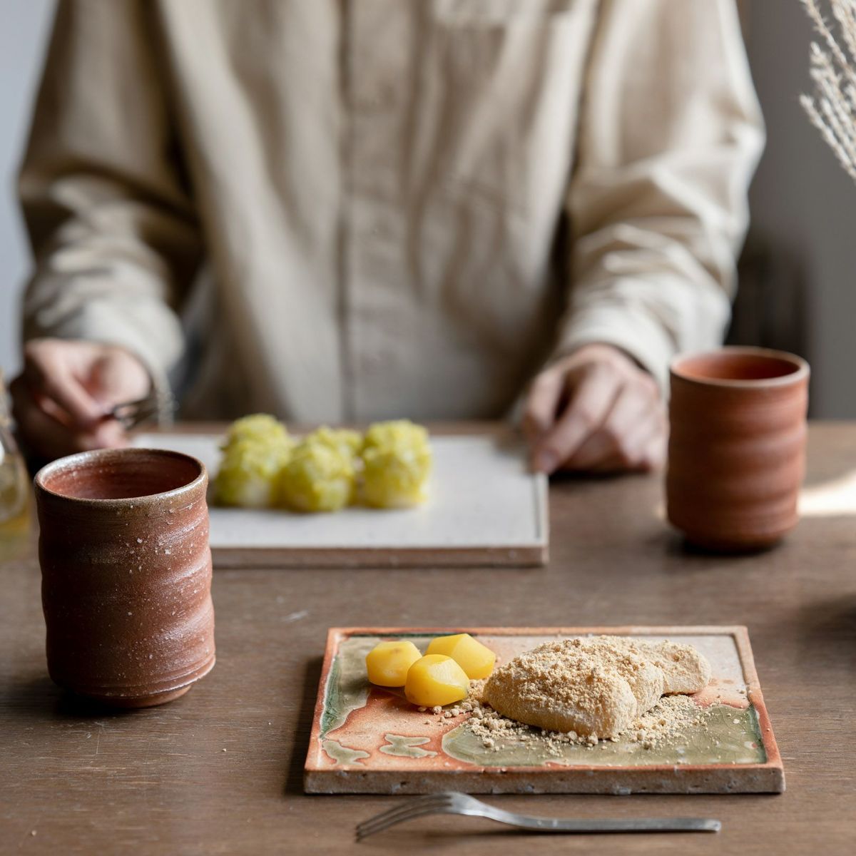 古信楽 角プレート 緋色 M | 明山 オンラインショップ