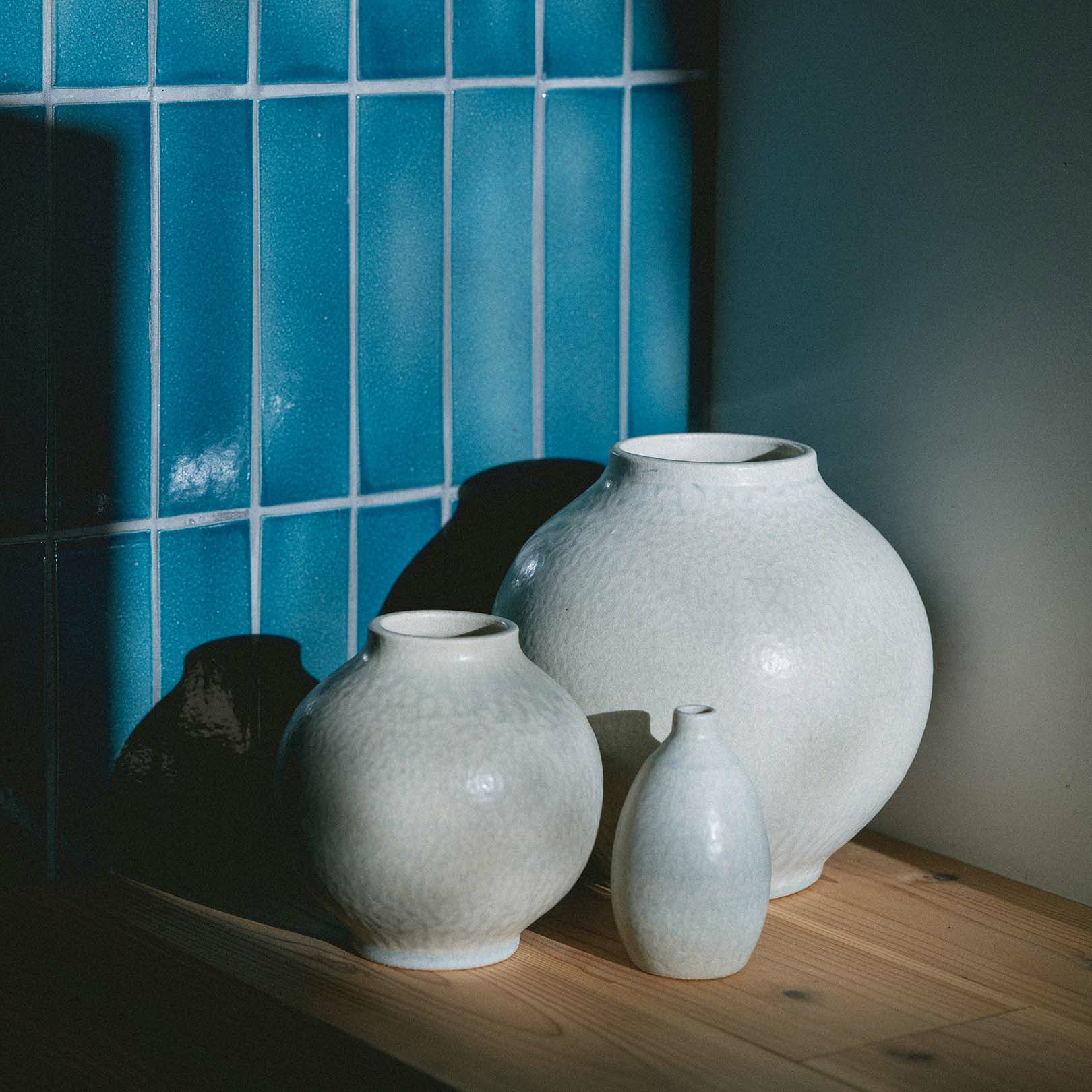 昭和レトロ さらす 陶器製 白磁花瓶 山玉俺 透かし彫り 花瓶 花器 一輪挿し